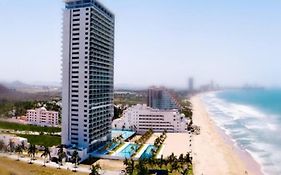 Beautiful 3 Bedroom, Fully Furnished, On The Beach