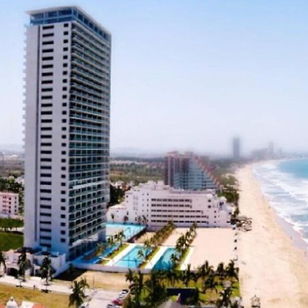 Beautiful 3 Bedroom, Fully Furnished, On The Beach Mazatlán Exterior foto