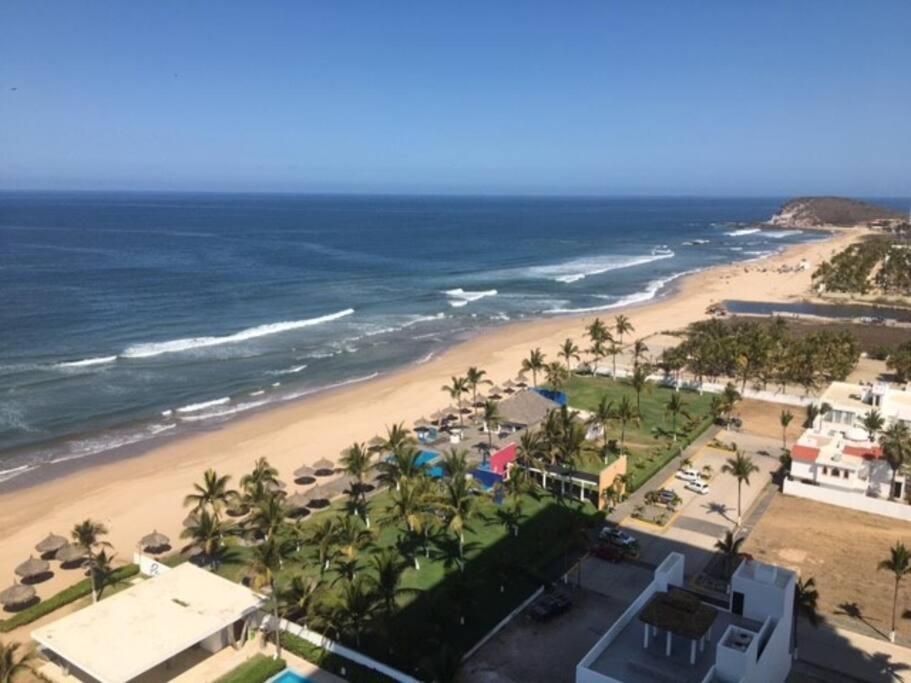 Beautiful 3 Bedroom, Fully Furnished, On The Beach Mazatlán Exterior foto